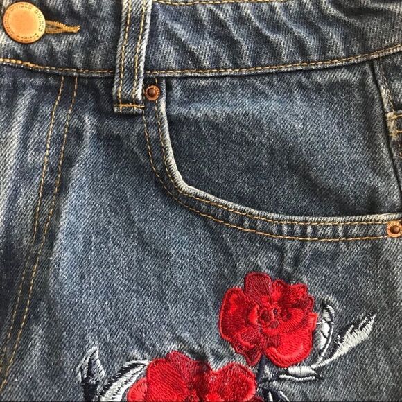 H&M Coachella denim jean shorts with red roses-8 - Picture 7 of 10
